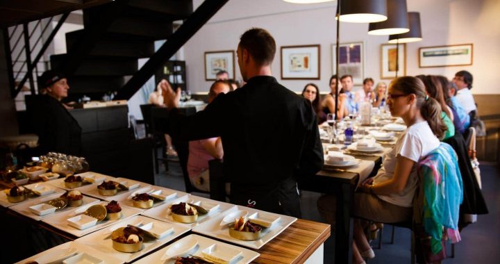 La propina del 20%: ¿generosidad o extorsión de cuello blanco?